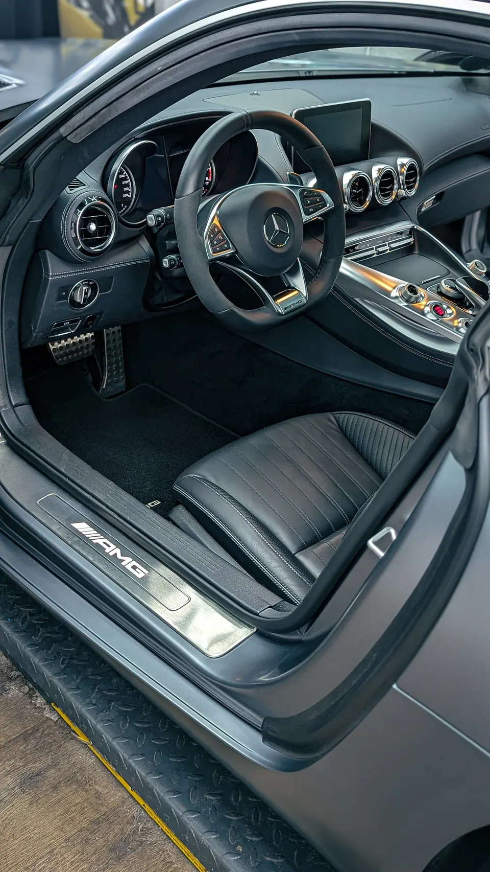 Luxuriöses Mercedes-AMG Interieur